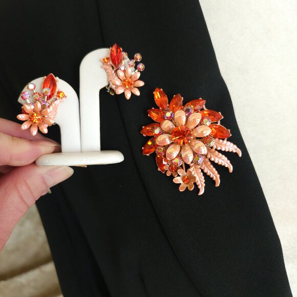 Vintage Peach Enamel & Orange Rhinestone Flower Brooch & Earring Set - Picture 6 of 9
